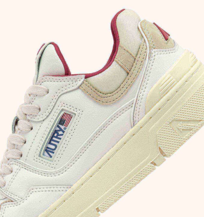 CLC Low Sneaker aus weißem Leder und sandfarbenem Wildleder CLC Low Sneaker aus weißem Leder und sandfarbenem Wildleder