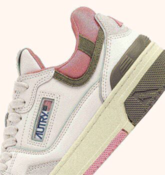CLC Low Sneaker aus weißem und geranienfarbenem Wildleder