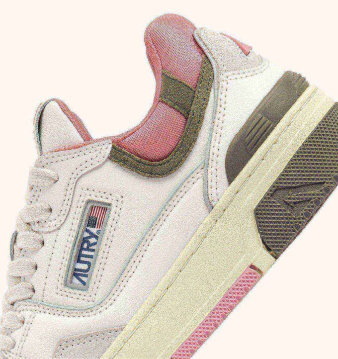 CLC Low Sneaker aus weißem und geranienfarbenem Wildleder CLC Low Sneaker aus weißem und geranienfarbenem Wildleder