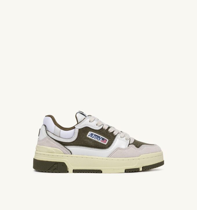 CLC Low Sneaker aus weißem und jagnergrünem Leder und Wildleder