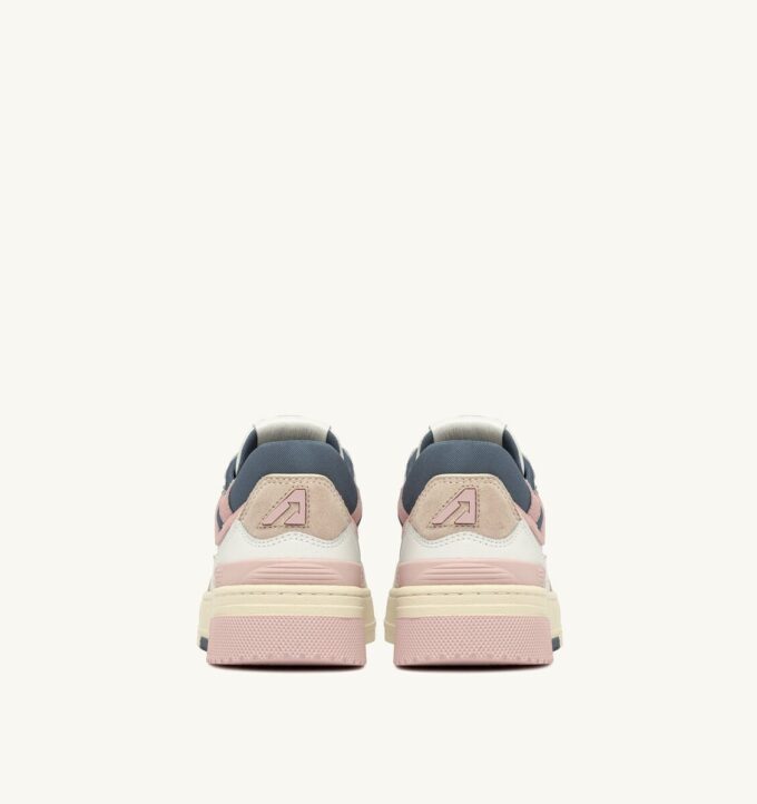CLC Low Sneaker aus weißem und pfirsichfarbenem Veloursleder CLC Low Sneaker aus weißem und pfirsichfarbenem Veloursleder