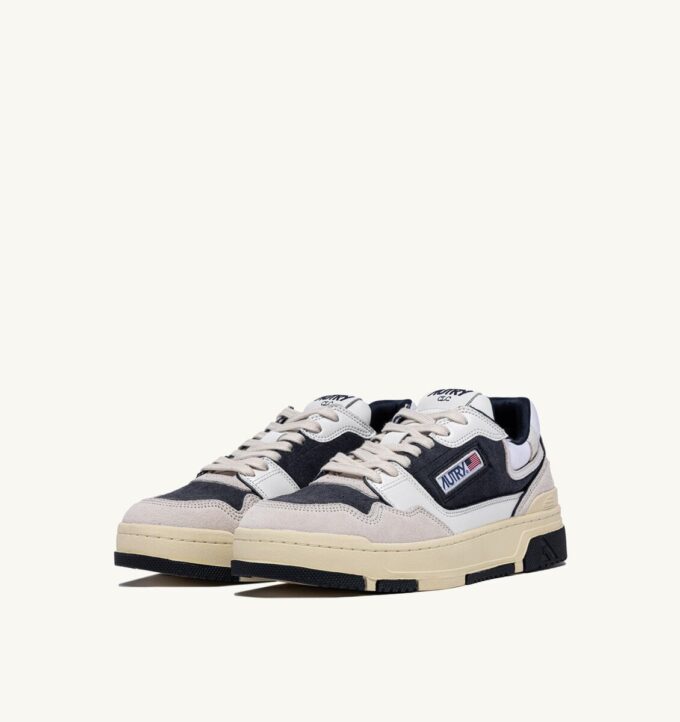 CLC Low Sneaker aus weißem und raumblauem Leder und Wildleder CLC Low Sneaker aus weißem und raumblauem Leder und Wildleder