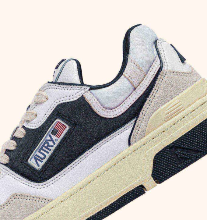 CLC Low Sneaker aus weißem und raumblauem Leder und Wildleder CLC Low Sneaker aus weißem und raumblauem Leder und Wildleder
