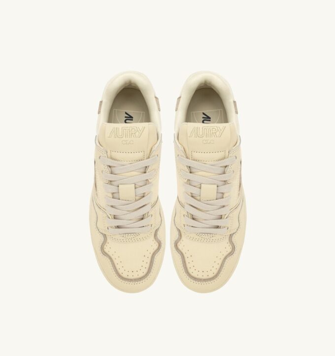 CLC Low Sneaker aus winterweißem Leder