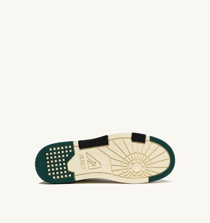 CLC Low Sneaker in Weiß und Wald-Wildleder und Leder CLC Low Sneaker in Weiß und Wald-Wildleder und Leder