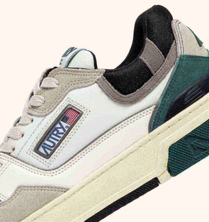 CLC Low Sneaker in Weiß und Wald-Wildleder und Leder CLC Low Sneaker in Weiß und Wald-Wildleder und Leder