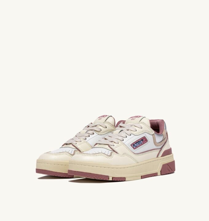 CLC Low Sneaker in Whisper White, Ash Rose und Silberleder CLC Low Sneaker in Whisper White, Ash Rose und Silberleder