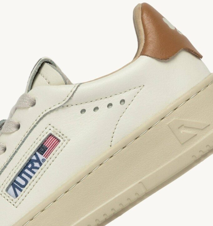 DALLAS KIDS KIDS LOW SNEAKER IN LEDERFARBE MARSHMALLOW UND BROWN SUGAR DALLAS KIDS KIDS LOW SNEAKER IN LEDERFARBE MARSHMALLOW UND BROWN SUGAR