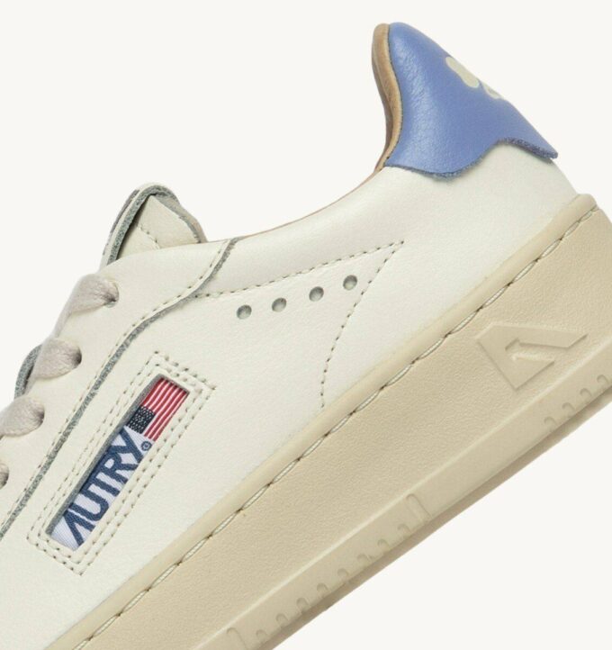 DALLAS KIDS LOW SNEAKERS IN LEDERFARBE MARSHMALLOW UND DELLA ROBBIA BLUE DALLAS KIDS LOW SNEAKERS IN LEDERFARBE MARSHMALLOW UND DELLA ROBBIA BLUE