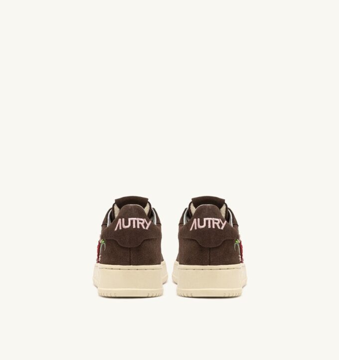 DALLAS LOW ‚FLORAL‘ SNEAKER AUS BRAUNEM WILDLEDER