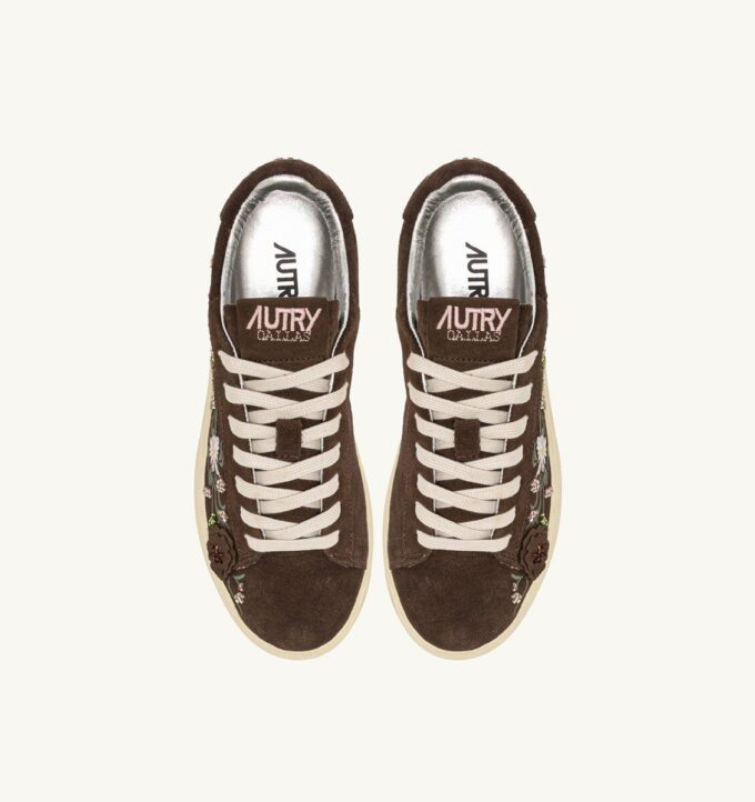 DALLAS LOW ‚FLORAL‘ SNEAKER AUS BRAUNEM WILDLEDER