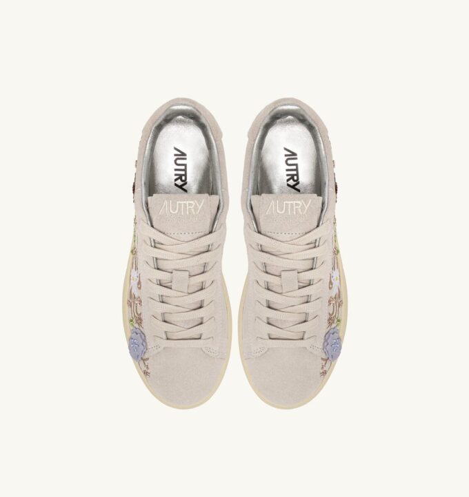DALLAS LOW ‚FLORAL‘ SNEAKER AUS WEISSEM WILDLEDER