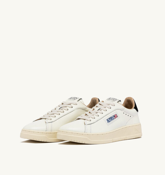 DALLAS LOW SNEAKER AUS WEISSEM UND SCHWARZEM LEDER