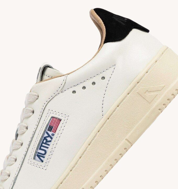 DALLAS LOW SNEAKER AUS WEISSEM UND SCHWARZEM LEDER