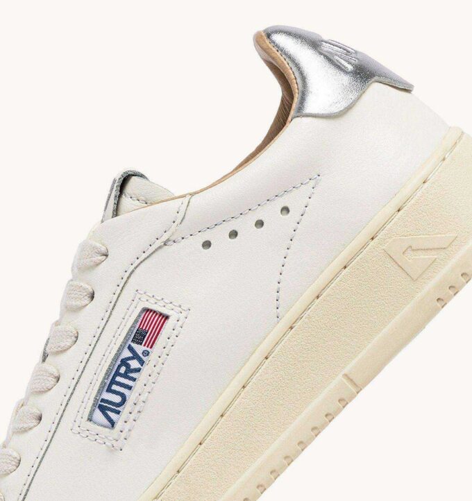 DALLAS LOW SNEAKER AUS WEISSEM UND SILBERNEM LEDER
