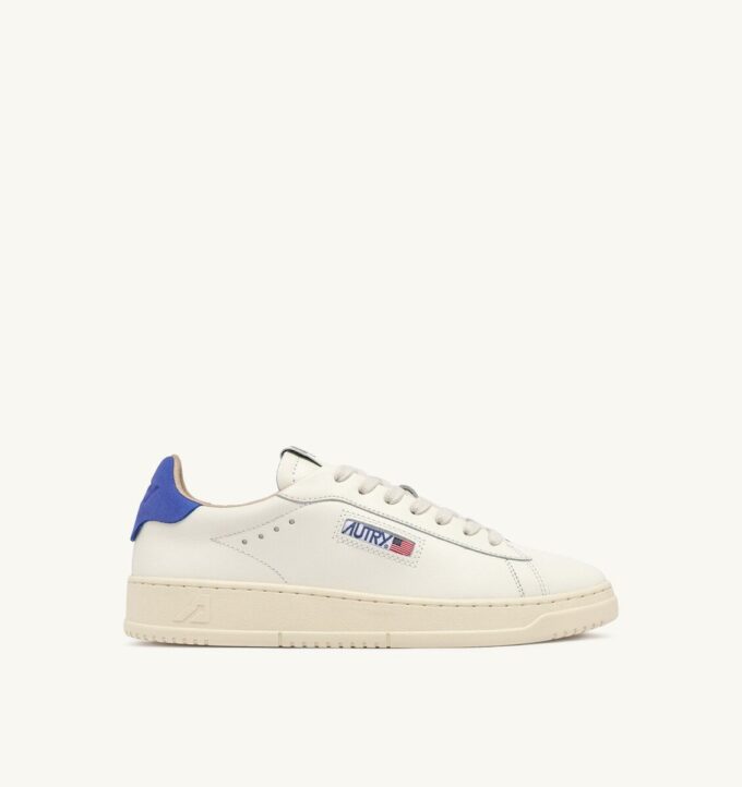 DALLAS LOW SNEAKER IN MARSHMALLOW UND BLAUEM LEDER DALLAS LOW SNEAKER IN MARSHMALLOW UND BLAUEM LEDER