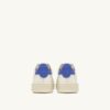 DALLAS LOW SNEAKER IN MARSHMALLOW UND BLAUEM LEDER DALLAS LOW SNEAKER IN MARSHMALLOW UND BLAUEM LEDER