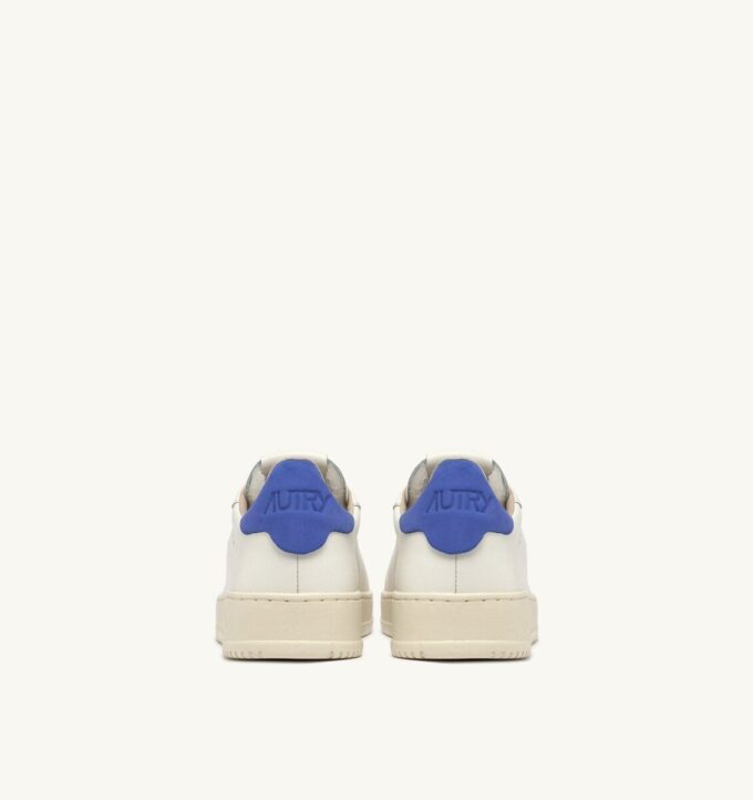 DALLAS LOW SNEAKER IN MARSHMALLOW UND BLAUEM LEDER DALLAS LOW SNEAKER IN MARSHMALLOW UND BLAUEM LEDER