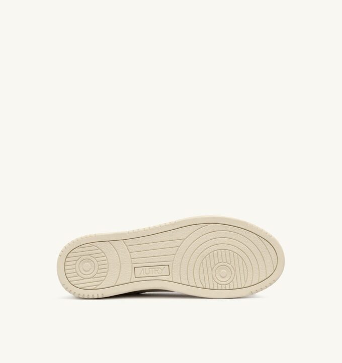 DALLAS LOW SNEAKER IN MARSHMALLOW UND BLAUEM LEDER DALLAS LOW SNEAKER IN MARSHMALLOW UND BLAUEM LEDER