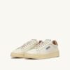 DALLAS LOW SNEAKER IN MARSHMALLOW UND BRAUNEM ZUCKERLEDER DALLAS LOW SNEAKER IN MARSHMALLOW UND BRAUNEM ZUCKERLEDER