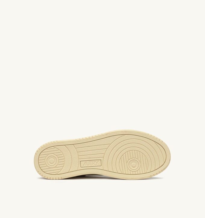 DALLAS LOW SNEAKER IN MARSHMALLOW UND BRAUNEM ZUCKERLEDER DALLAS LOW SNEAKER IN MARSHMALLOW UND BRAUNEM ZUCKERLEDER