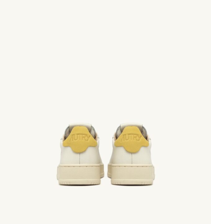 DALLAS LOW SNEAKER IN MARSHMALLOW- UND BUTTERCUP-LEDER DALLAS LOW SNEAKER IN MARSHMALLOW- UND BUTTERCUP-LEDER