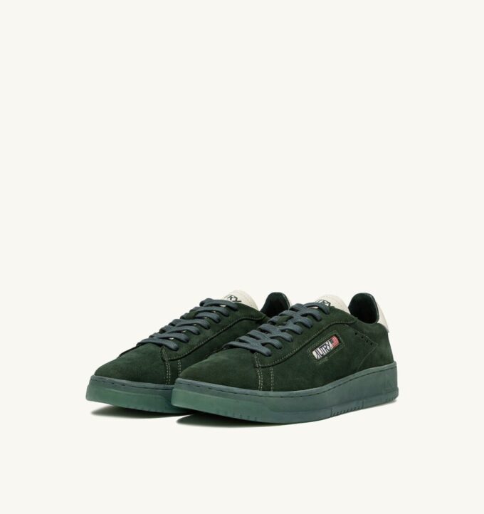 DALLAS LOW SNEAKER IN MARSHMALLOW UND FLASCHENGRÜNEM WILDLEDER DALLAS LOW SNEAKER IN MARSHMALLOW UND FLASCHENGRÜNEM WILDLEDER