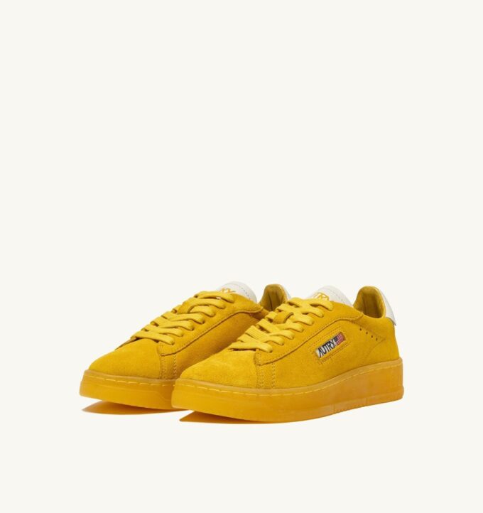 DALLAS LOW SNEAKER IN MARSHMALLOW UND GELBEM WILDLEDER