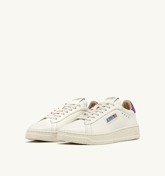 DALLAS LOW SNEAKER IN MARSHMALLOW UND HYACINTH VIOLET LEDER