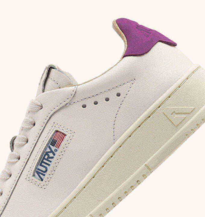 DALLAS LOW SNEAKER IN MARSHMALLOW UND HYACINTH VIOLET LEDER