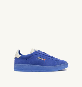 DALLAS LOW SNEAKER IN MARSHMALLOW UND PALACE BLUE WILDLEDER