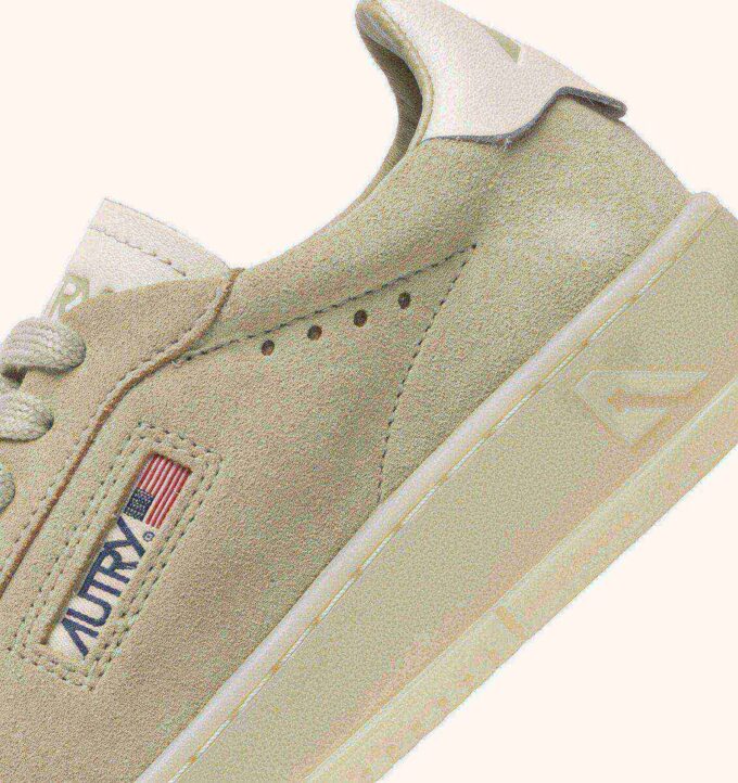 DALLAS LOW SNEAKER IN MARSHMALLOW UND PAPYRUS WILDLEDER