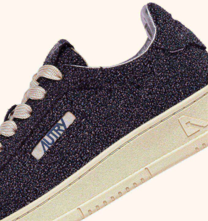 DALLAS LOW SNEAKER IN SCHWARZEM WILDLEDER MIT STERNEN DALLAS LOW SNEAKER IN SCHWARZEM WILDLEDER MIT STERNEN