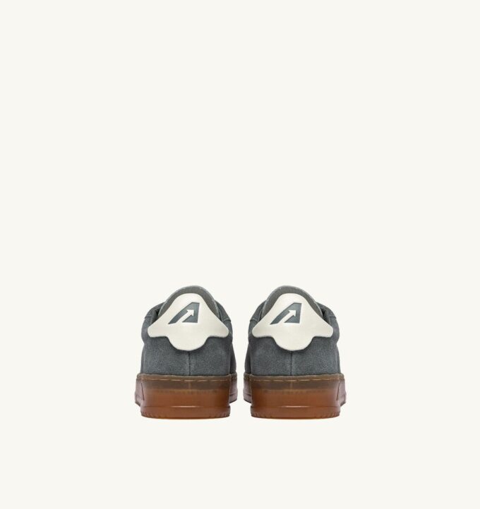 DALLAS LOW SNEAKER IN WILDLEDERFARBE ASH UND MARSHMALLOW