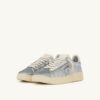 DALLAS LOW ‚SPARKLING‘ SNEAKER, GLITZERND IN SILBER- UND WEISSEN PATRONEN