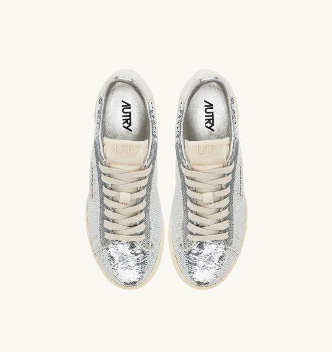 DALLAS LOW ‚SPARKLING‘ SNEAKER, GLITZERND IN SILBER- UND WEISSEN PATRONEN