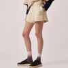 Damen-Sweatshorts mit farblich abgestimmtem Logo