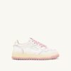 GOLF LOW SNEAKER AUS WEISSEM UND KORALLENROTEM LEDER GOLF LOW SNEAKER AUS WEISSEM UND KORALLENROTEM LEDER