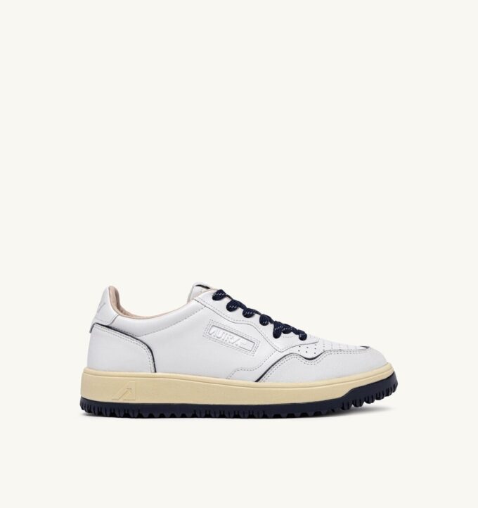 GOLF LOW SNEAKER AUS WEISSEM UND MARINEBLAUEM LEDER GOLF LOW SNEAKER AUS WEISSEM UND MARINEBLAUEM LEDER