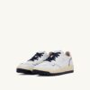 GOLF LOW SNEAKER AUS WEISSEM UND MARINEBLAUEM LEDER GOLF LOW SNEAKER AUS WEISSEM UND MARINEBLAUEM LEDER