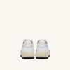 GOLF LOW SNEAKER AUS WEISSEM UND MARINEBLAUEM LEDER GOLF LOW SNEAKER AUS WEISSEM UND MARINEBLAUEM LEDER