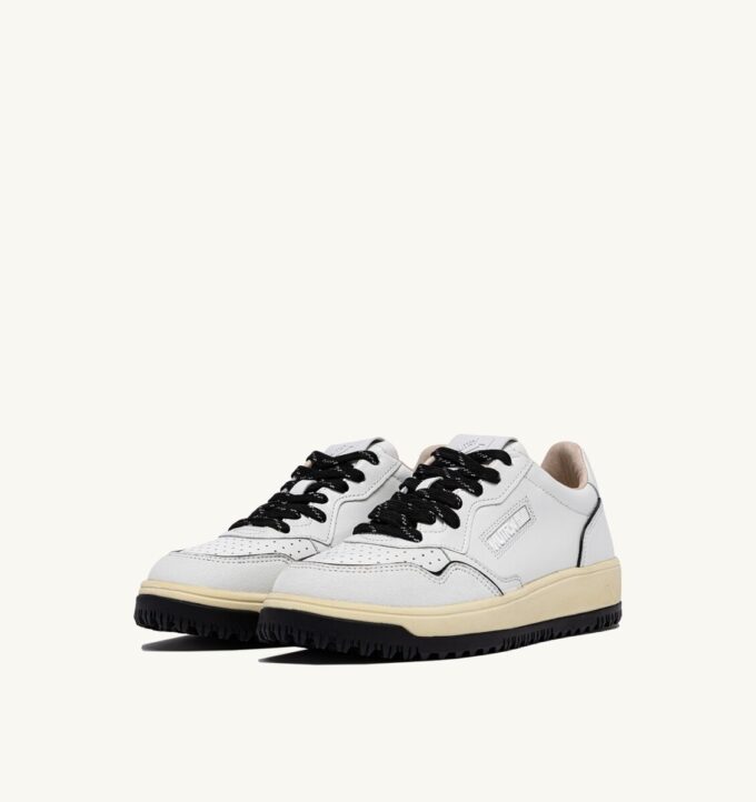 GOLF LOW SNEAKER AUS WEISSEM UND SCHWARZEM LEDER