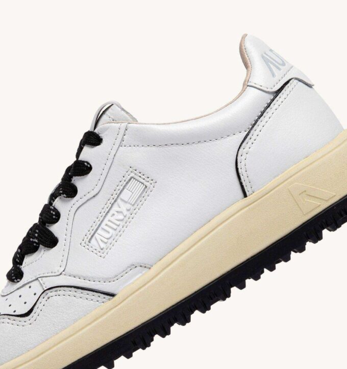 GOLF LOW SNEAKER AUS WEISSEM UND SCHWARZEM LEDER