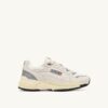HYPERWAY SNEAKER AUS WEISSEM UND SILBERNEN MESH- UND WILDLEDER
