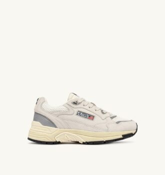 HYPERWAY SNEAKER AUS WEISSEM UND SILBERNEN MESH- UND WILDLEDER