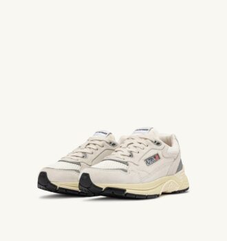 HYPERWAY SNEAKER AUS WEISSEM UND SILBERNEN MESH- UND WILDLEDER