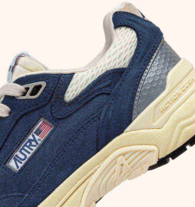 HYPERWAY SNEAKER IN ENSIGN BLAU UND SILBERTON WILDLEDER UND MESH