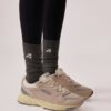 HYPERWAY SNEAKER IN SANDBRAUN UND SILBERFARBENEM WILDLEDER UND MESH
