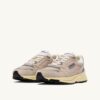 HYPERWAY SNEAKER IN SANDBRAUN UND SILBERFARBENEM WILDLEDER UND MESH