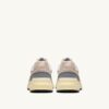 HYPERWAY SNEAKER IN SANDBRAUN UND SILBERFARBENEM WILDLEDER UND MESH